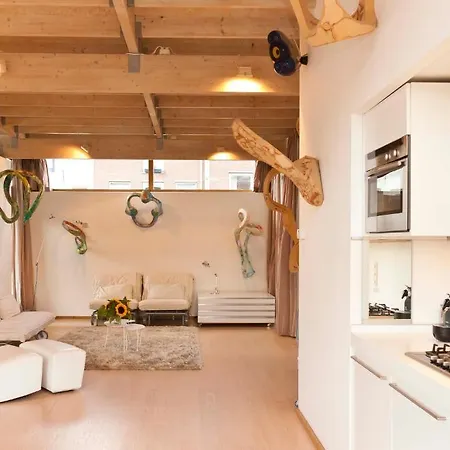 Starry Night Penthouse Apartment City Centre Bed & Breakfast *