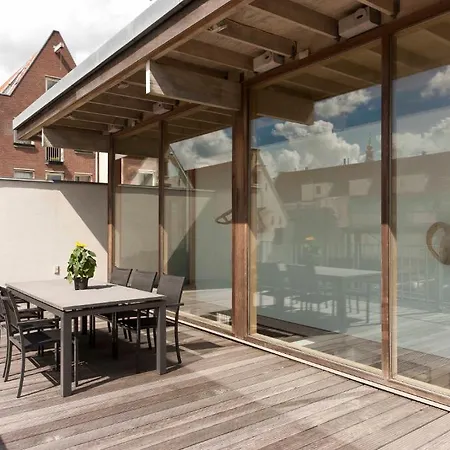 Starry Night Penthouse Apartment City Centre Bed & Breakfast